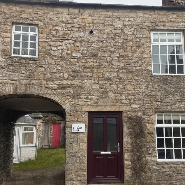 1 Gilmore Close - Image 1