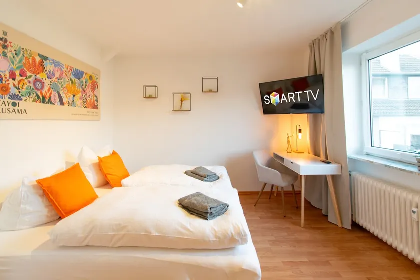 EasySuite 7 Bright 2-room apartment for 4 | SmartTV - Image 1