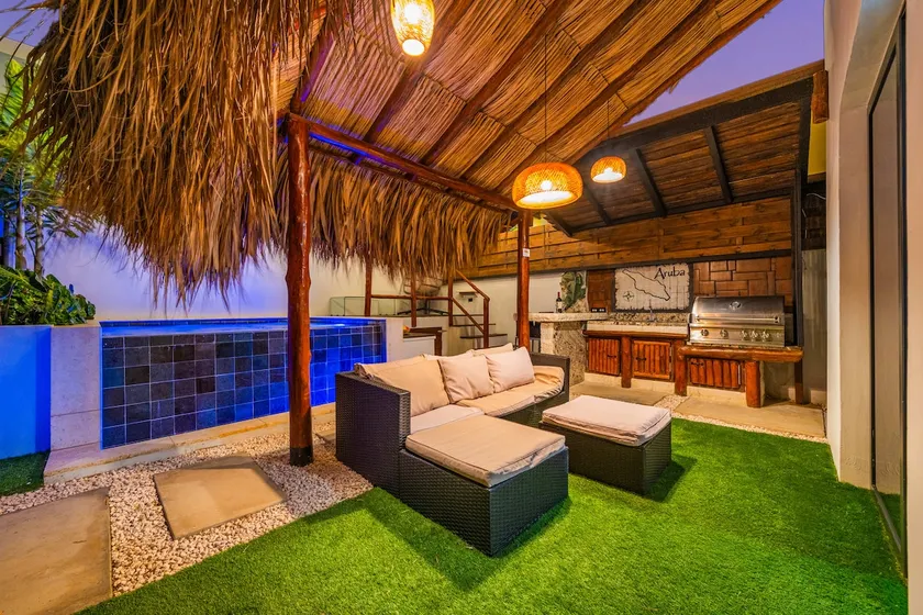 1BR Beach Hut| Private Pool & Mins To Palm Beach - Image 1