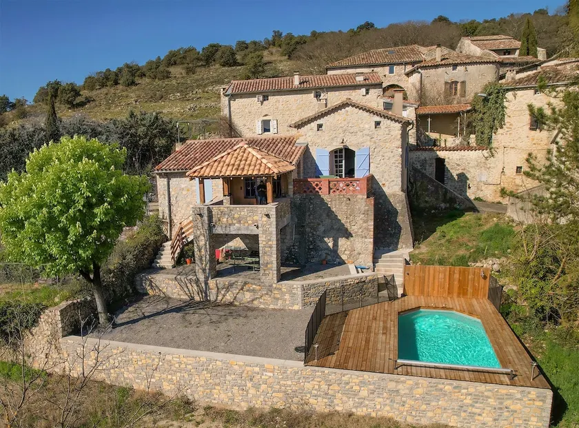 Stone house with pool and panoramic view - Image 1