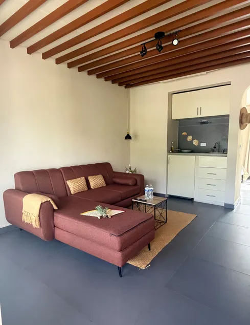 New and cozy apartment 3 blocks from the park. - Image 1