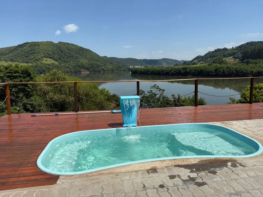 House overlooking Lake Marcelino Ramos - Image 1