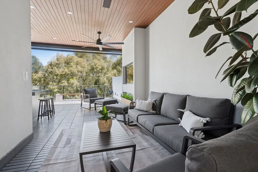 Step to Adelaide Oval & CBD|Luxe City-Edge Oasis - Image 1