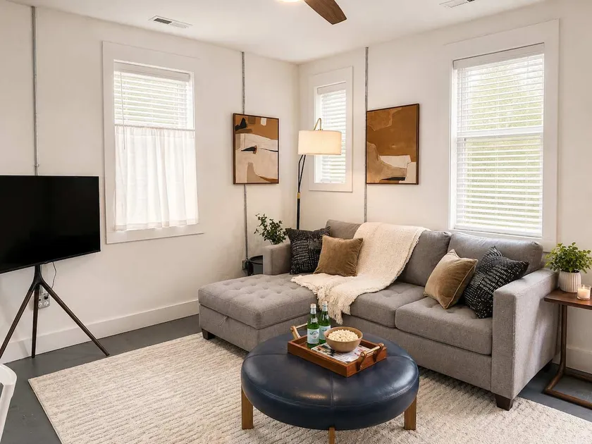 Modern Light-Filled 2BR Apt - Image 1