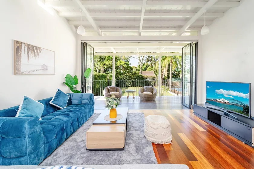 Large 6BR Strathfield Family Home/Free Parking - Image 1