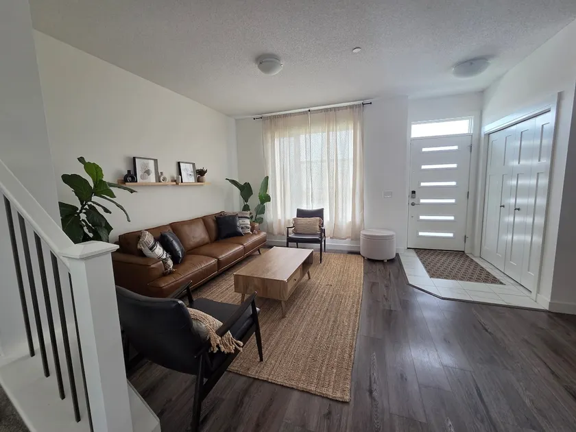 Bright & Modern Home Near YYC, Shopping & Banff - Image 1