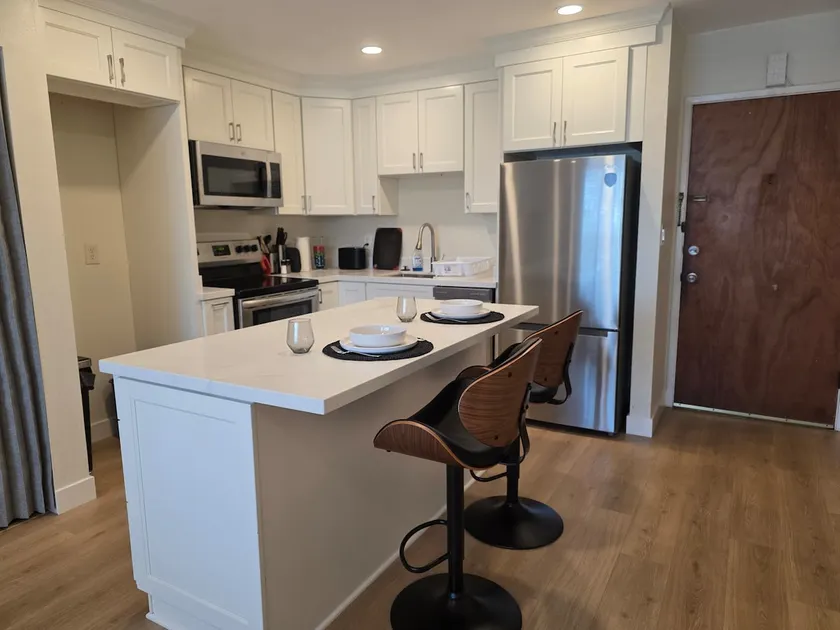 Newly remodeled 2-bedroom apartment close to BART - Image 1