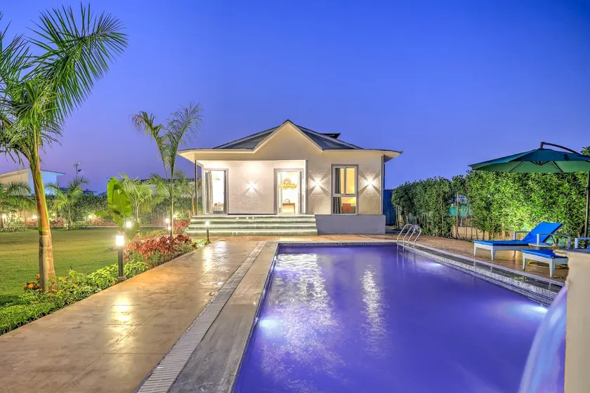 Farm W/Pool & Lawn| Near 150 Mall - Image 1
