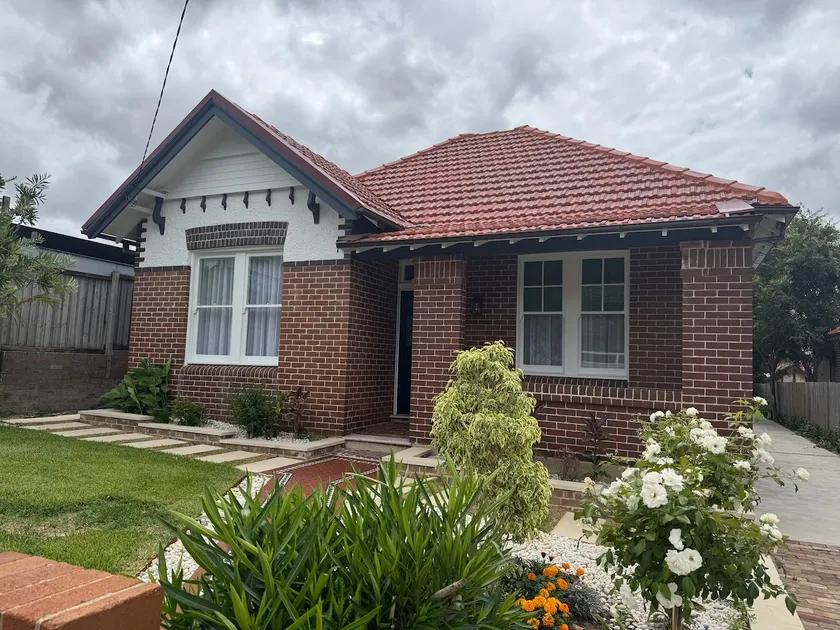 Haberfield – Newly Renovated 4BR Home - Sleeps 8 - Image 1