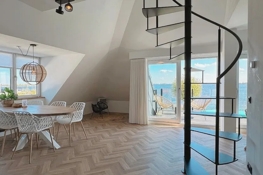 Welcome in - Beneden appartement direct aan het Sneekermeer met tuin - Image 1