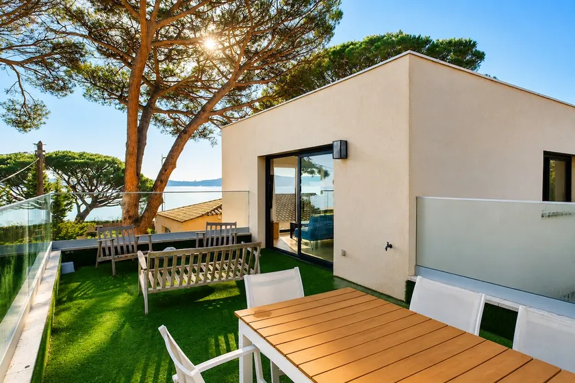 Bright duplex, roof terrace, sea view, beach 50 m - Image 1