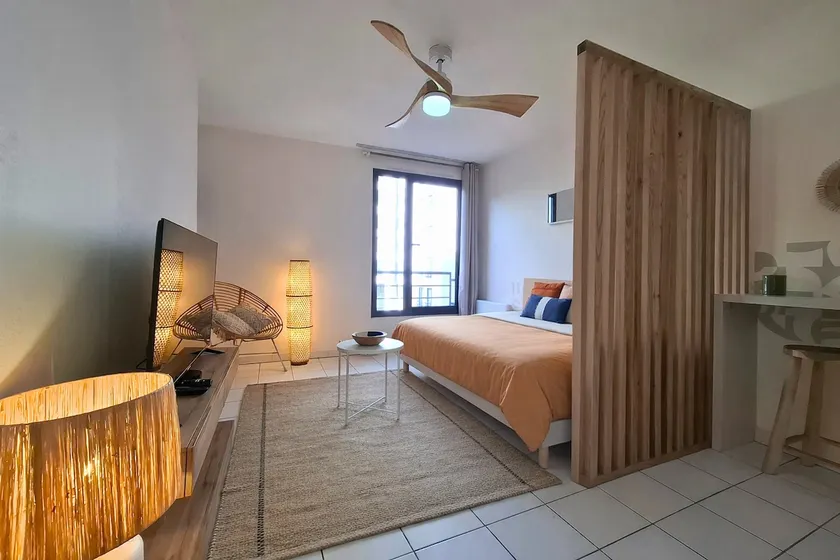 Le Petit Bali - Studio de Standing avec Wi-Fi & TV, proche tramway - Image 1