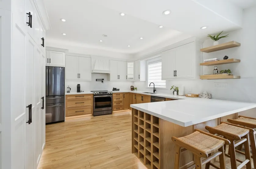 Lake Simcoe 5BR 4BA Sleeps 12 | Heated Shop - Image 1