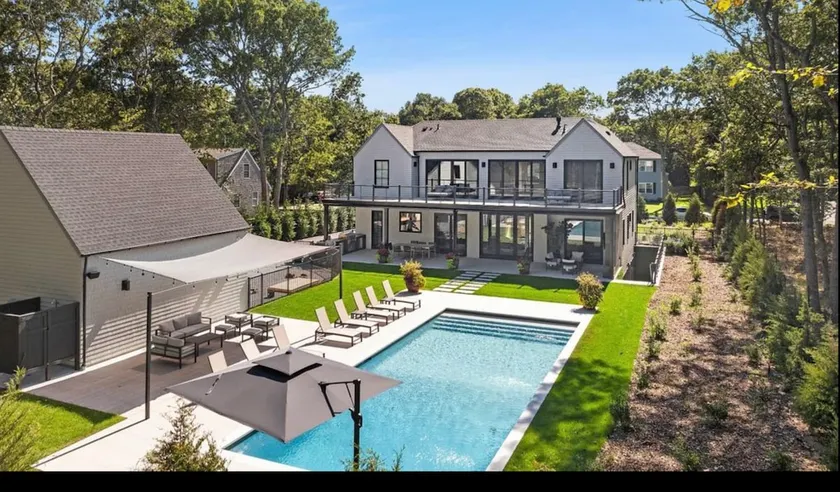 East Hamptons Modern 8 Bedroom New Construction - Image 1