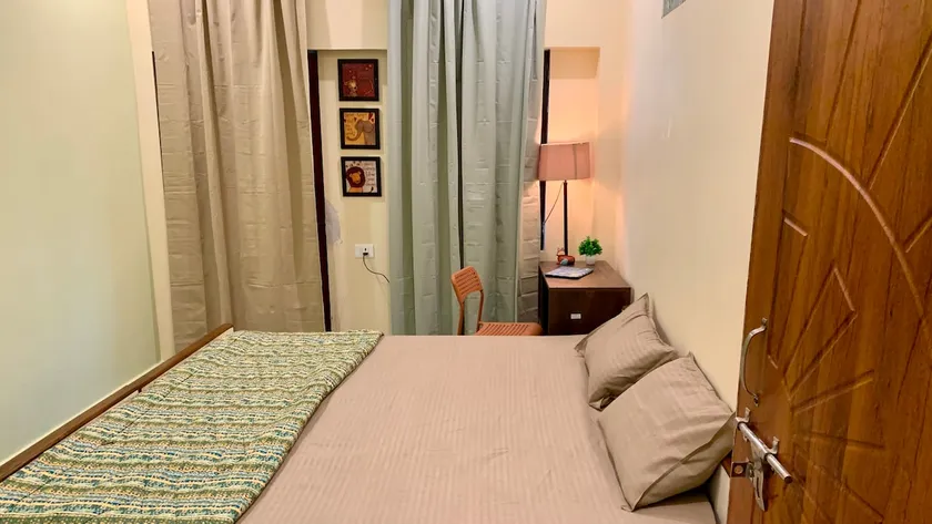Cozy Private 1BHK near Station & Airport | Kitchen - Image 1