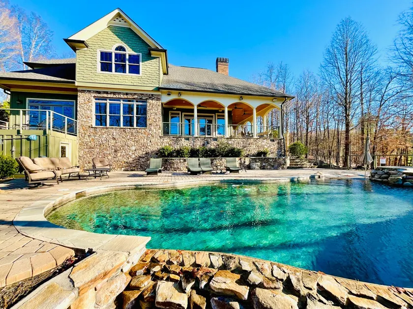 Lake Lanier Paradise ~ Pool ~ Jacuzzi ~ Boat slip - Image 1