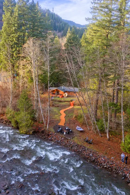 Riverfront Log Cabin · Hot Tub, Sauna, Whisky Barn - Image 1