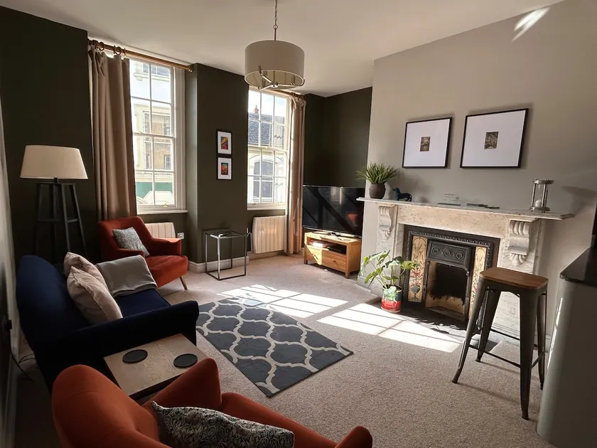 The Linen Loft - 2 Bed Apartment - Central Town Location - Parking Close By - AONB - Image 1