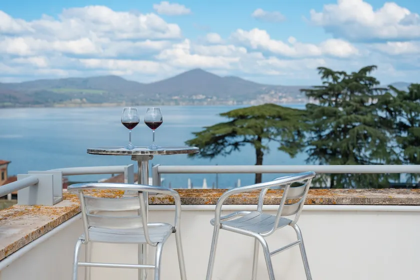 Lakefront Panoramic Terraces | Castle View - Image 1