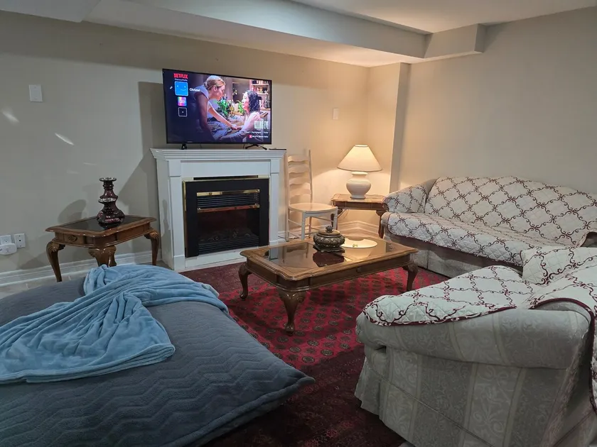 Deluxe unit with 3 beds - Image 1