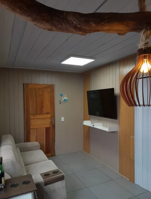 Simple and cozy house - Image 1