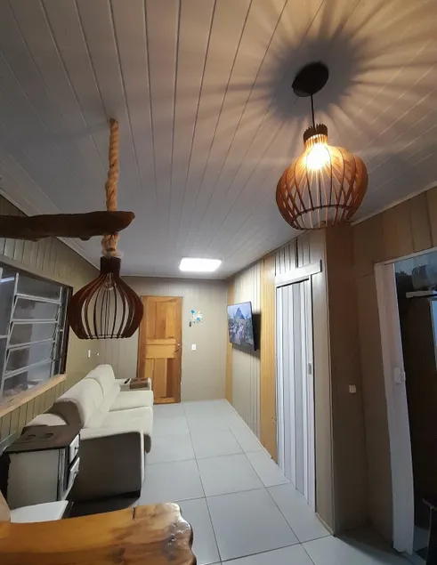 Simple and cozy house - Image 1