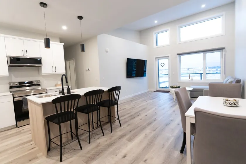 Newly build 2 bedroom condo in a prime location - Image 1