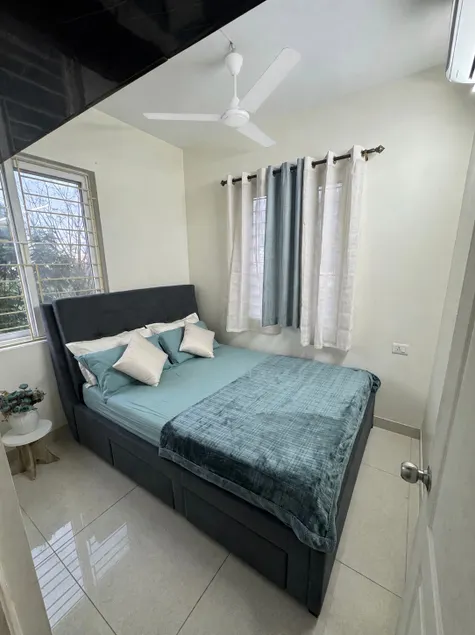 Stylish 2BHK Near Airport|AC, RO, Fridge, WM, WiFi - Image 1
