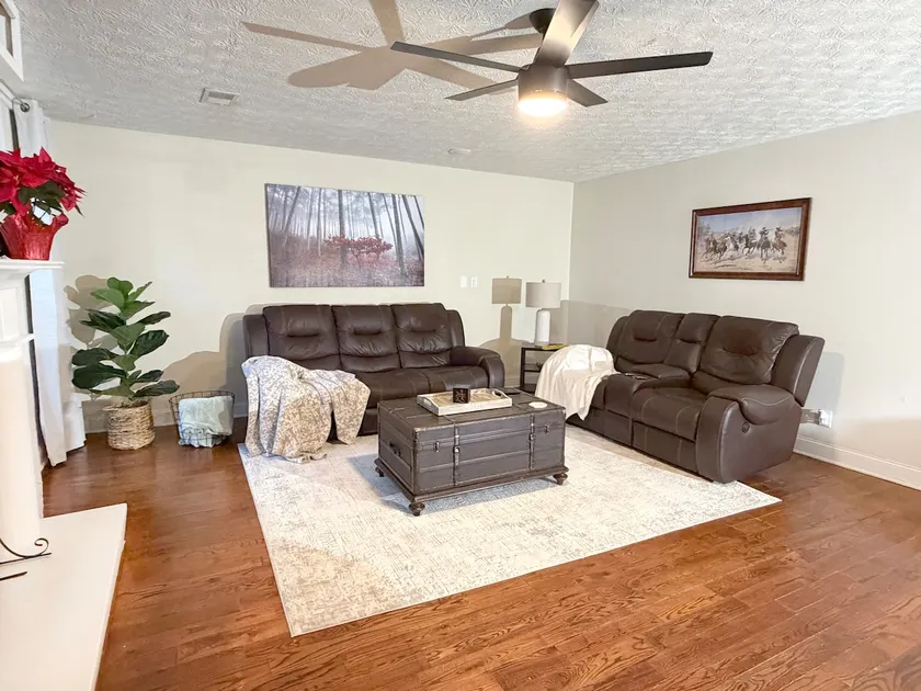 Cozy Home In Lawrenceville - Image 1