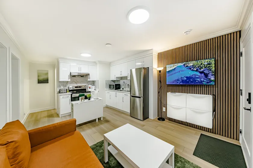 Brand New Modern 2 Bedroom Suite - Comfy & Private - Image 1