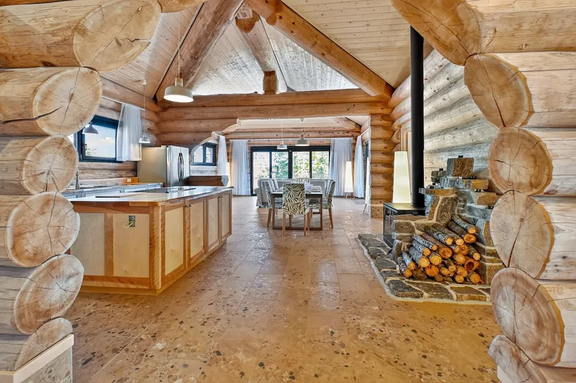 Cedar Heaven Lake Lodge - Image 1
