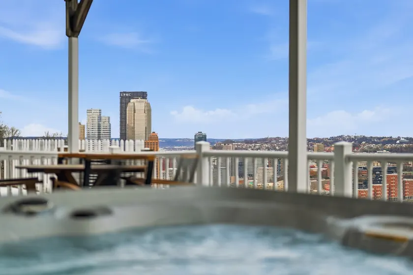 Hot Tub w/ City View | Mt Washington King Suite - Image 1