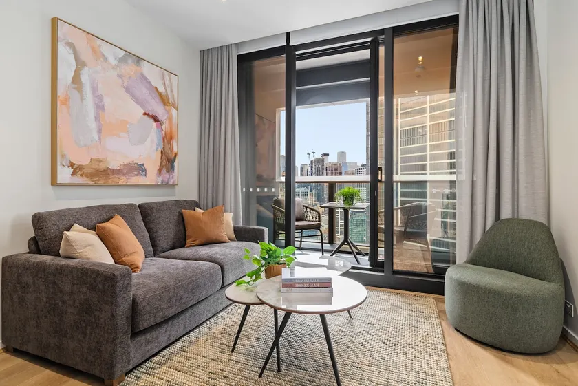 Modern 1BR Prima Tower Walk to Crown - Image 1