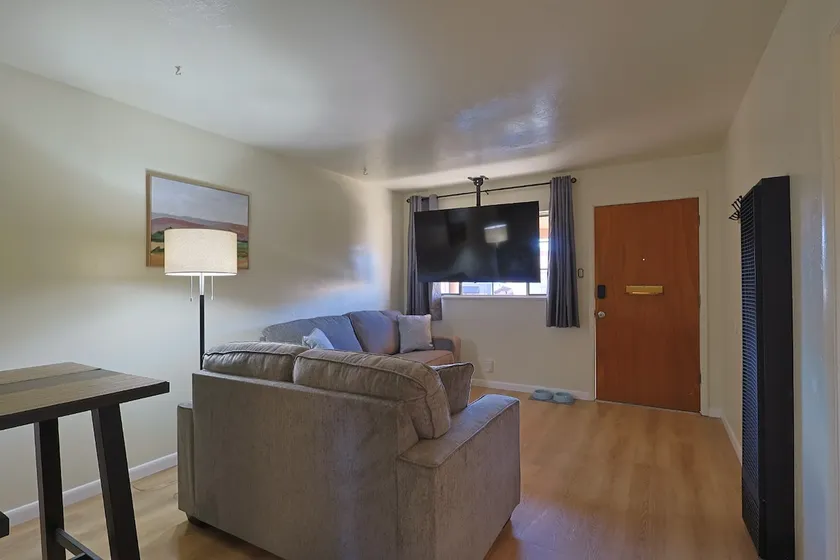 Cozy 1Br Farmington Townhouse | Yard + Fast WiFi - Image 1