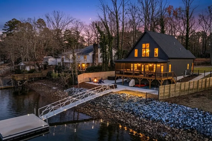 *NEW* Water𝙢𝙖𝙧𝙠 Villa - hot tub | lakefront - Image 1