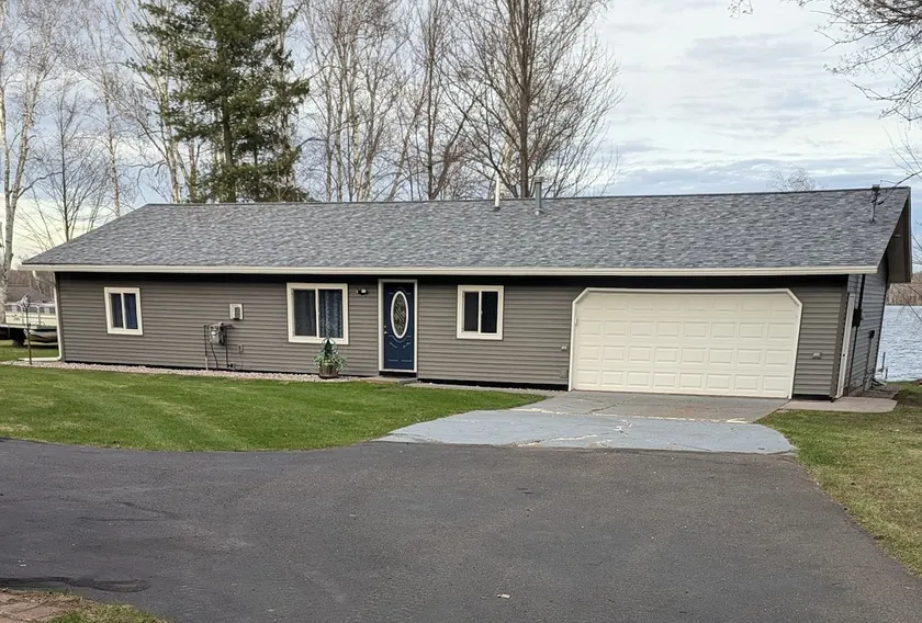 Legacy Lodge on Solberg Lake - Image 1