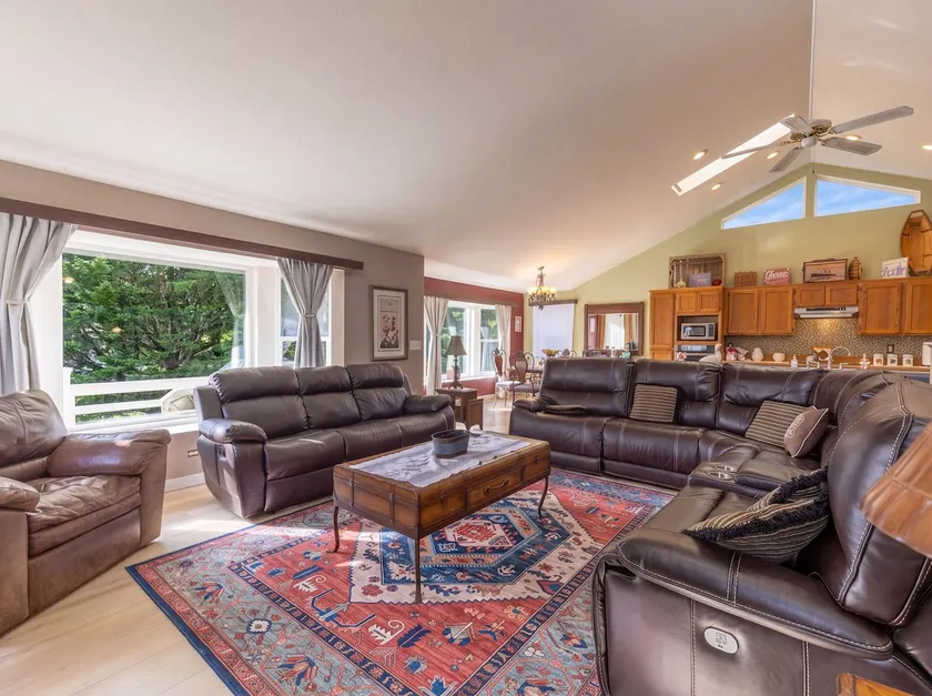 Siuslaw River House *Casino*River*Beach*Pets*Pool - Image 1