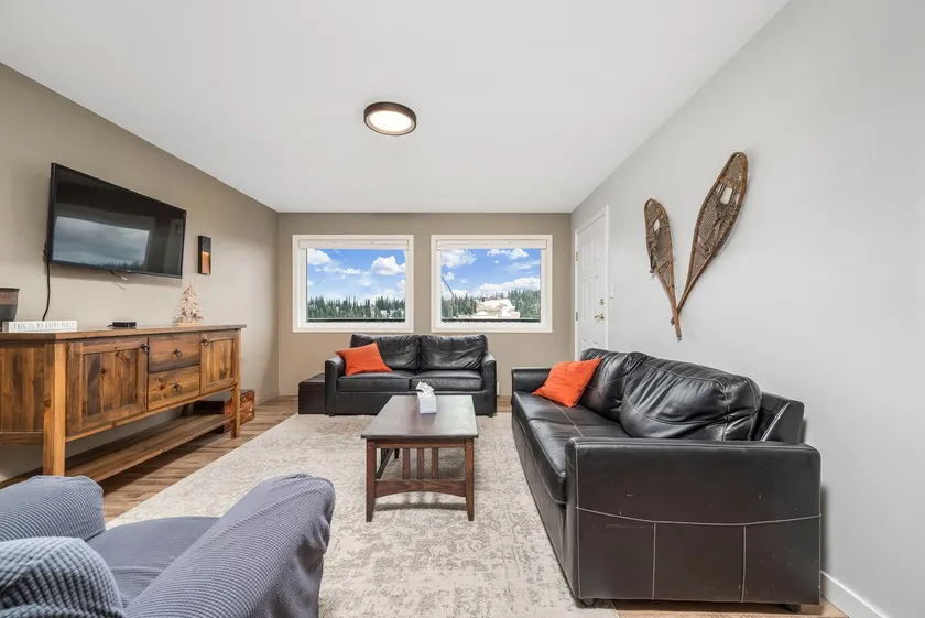 Lower 2BR • Ski-In/Out Chalet • Bunk Room - Image 1