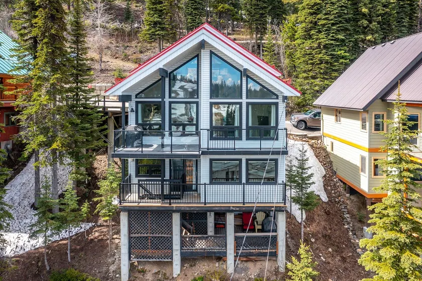 Entire Chalet • Ski-In/Out • 4BR • Sleeps 10+ - Image 1