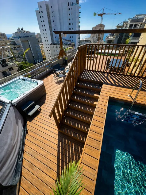 Skyline Sea Spa Penthouse with Private Pool & Jacuzzi - Image 1