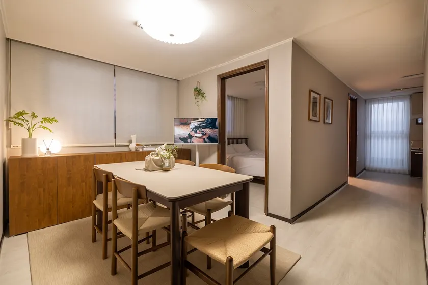 NEW Bulgwang Station 2 min walk/4BED/3ROOM/Line 3, 6/8 people possible/Airport bus - Image 1