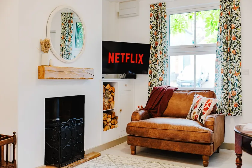 Kenilworth's Gem: Free Netflix, Prime & Disney - Image 1