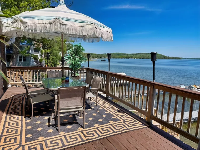 Lakehouse Retreat , Swimming, fishing, paddleboards, kayaks, panoramic view - Image 1