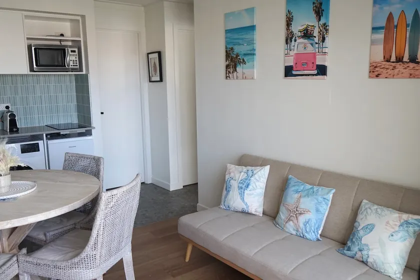 Mooloolaba 2 bedroom Private Suite 600m to beach - Image 1
