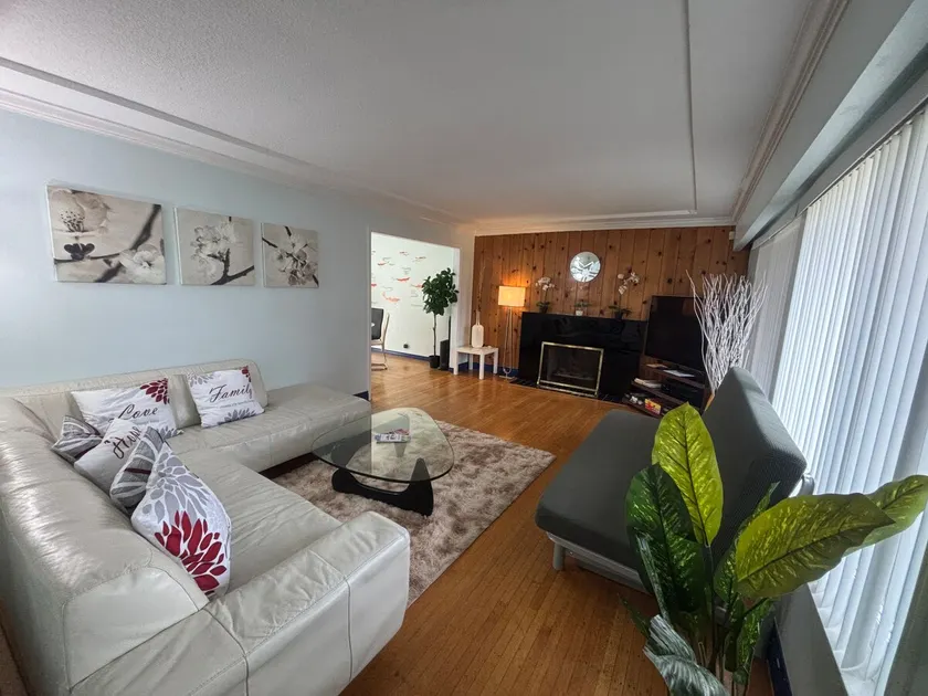 Charming Bright 3BR House - Upper Level Suite - Image 1