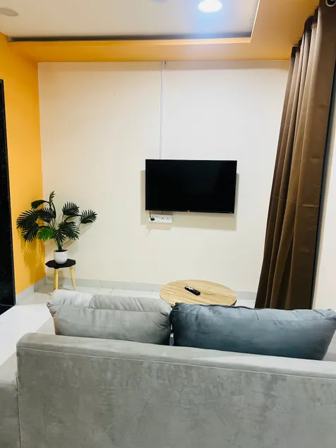 1 BHK Apartment near Airport - Image 1