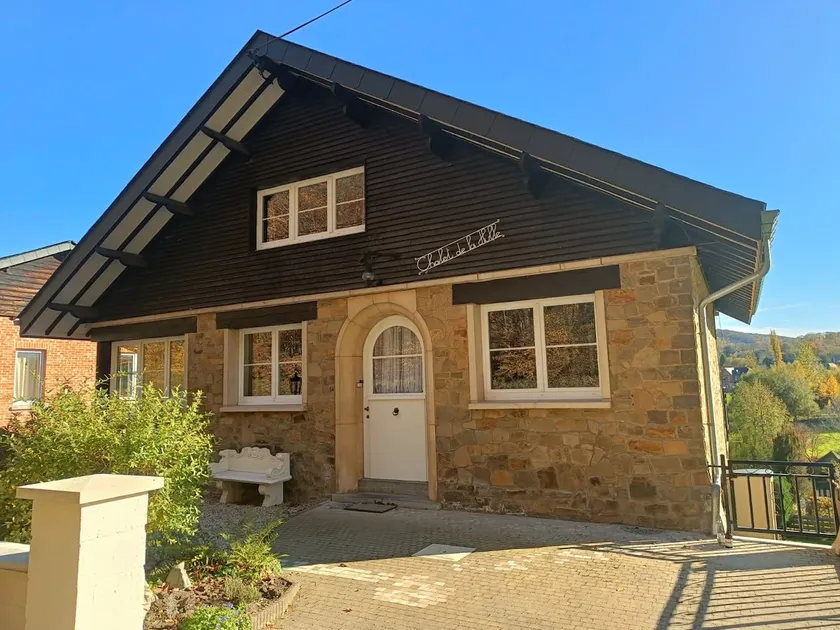 Le Chalet de la Hulle Maison privee avec sauna, jacuzzi et bar - Image 1