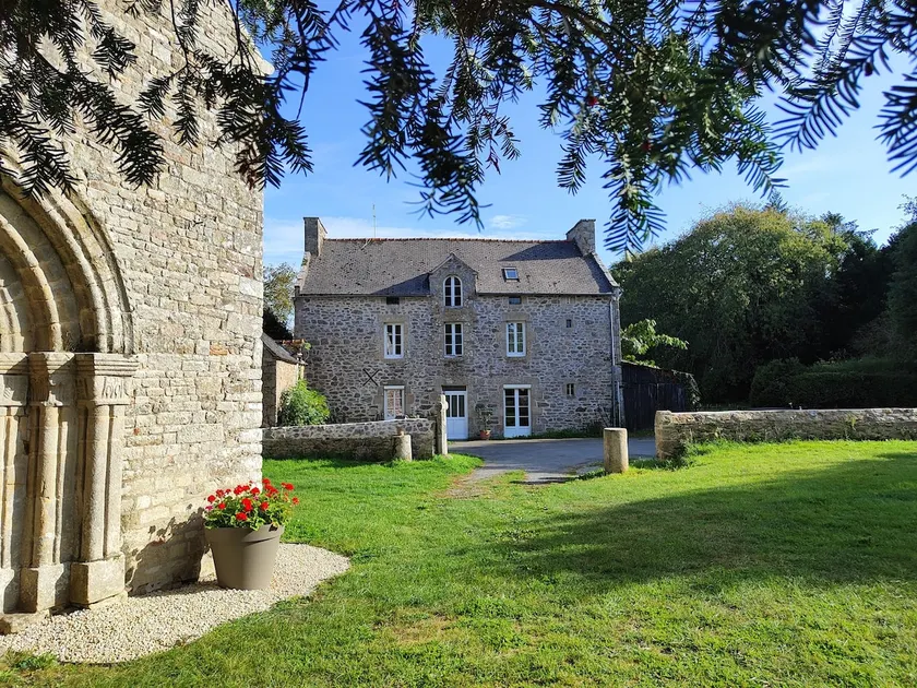 Large family home - Image 1