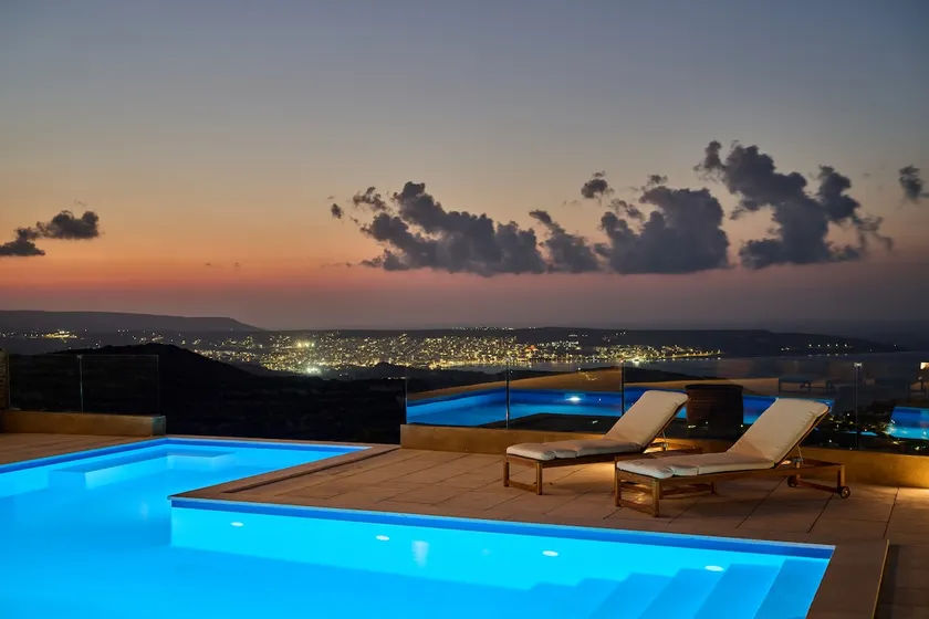 Comfortbnb- Theasis Suite with private pool - Image 1