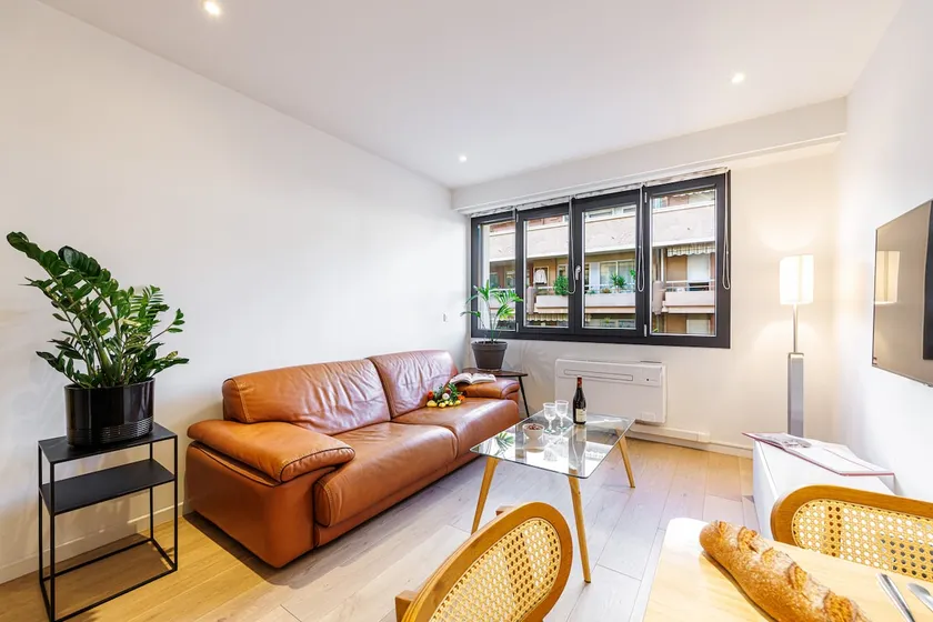 PORT DE NICE - 1 bedroom + garage - Image 1
